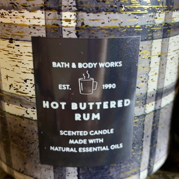 Bath & Body Works 3-Wick candles Hot buttered rum - Picture 5 of 6